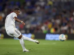 https___sportsmole-media-prod.s3.gra.io.cloud.ovh.net_uploads_2025_10_david-alaba-2-68f547aede41d057268900