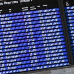 layar-menampilkan-penerbangan-yang-dibatalkan-di-bandara-munich-setelah-kedua-landasan-pacu-di-bandara-munich-ditutup-pada-jum-1759567643813_169
