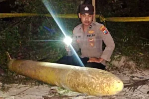 Benda Diduga Torpedo Ditemukan di Pantai Sumenep