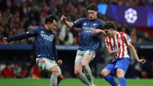 Gerrard Minta Arsenal Turunkan Eze-Saka di Semifinal