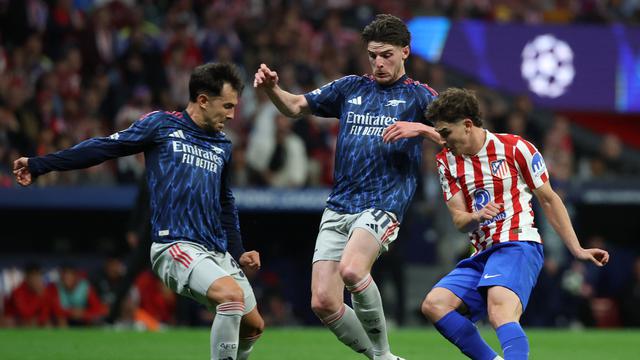 Gerrard Minta Arsenal Turunkan Eze-Saka di Semifinal